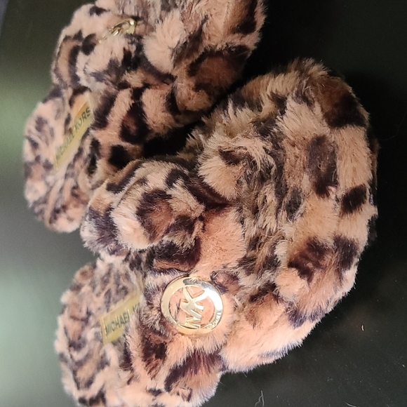 Michael Kors Slippers - Picture 3 of 4